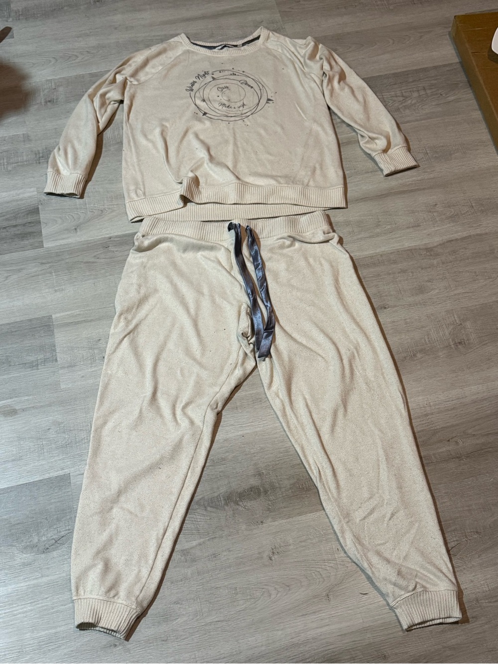 Reitmans Cream Cozy Women's Pajama Set - Long Sleeve Top & Jogger Pants